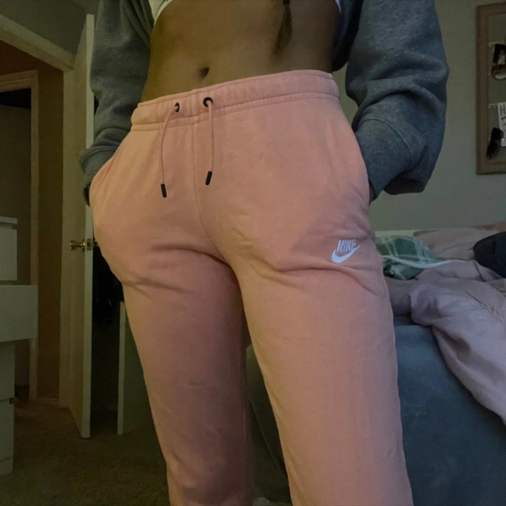 pink nike sweatpants